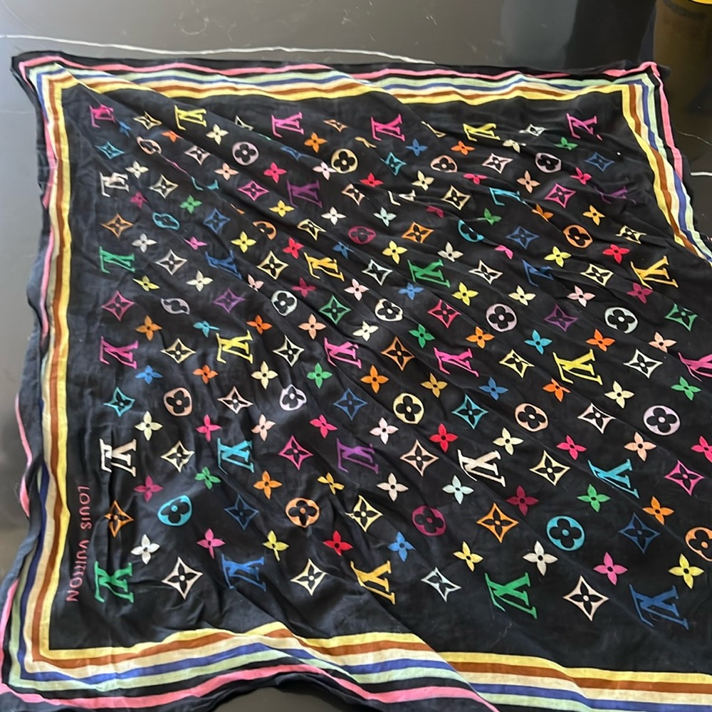 Louis Vuitton scarf
